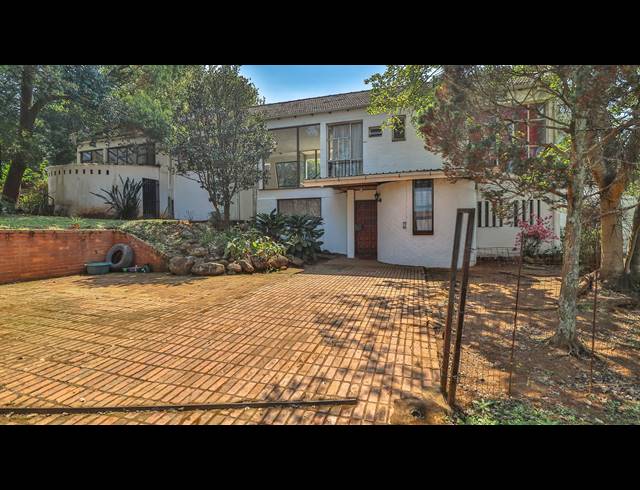 4 BEDROOM HOUSE FOR SALE IN BOUGHTON
